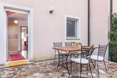 Ferienwohnung mit Terrasse und Klimaanlage