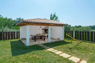 Villa mit Pool und Garten