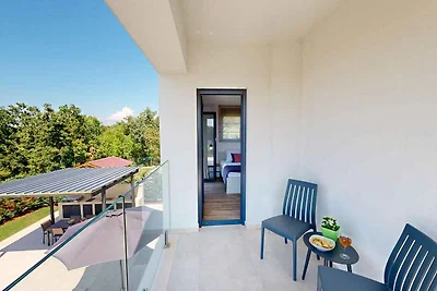 Villa mit Pool und Garten