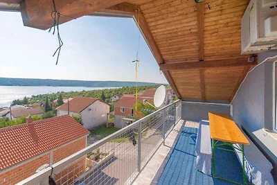Appartamento Vacanza con famiglia Karin Gornji