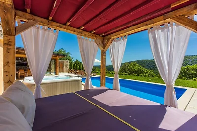 Ferienhaus mit Klimaanlage und Pool