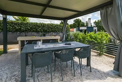Villa mit Klimaanlage und Pool