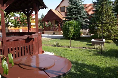 Ferienhaus mit Aussenpool und Klimaanlage