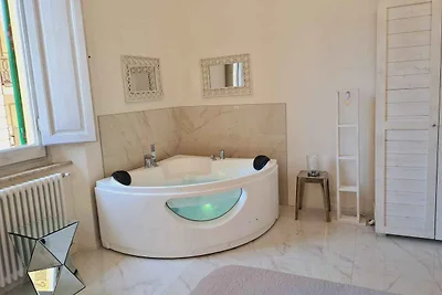 Ferienwohnung mit Hydromassage, nur wenige Sc