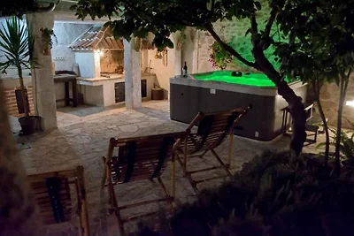 Komfortables Ferienhaus Lupe in Sukošan mit G