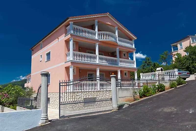 Ferienwohnung mit Terrasse und Klimaanlage