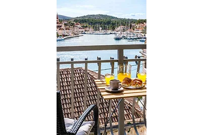 Ferienwohnung mit Klimaanlage und Balkon dire