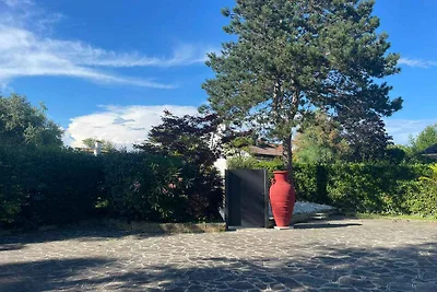 Ferienhaus mit Klimaanlage, Garten und Pool