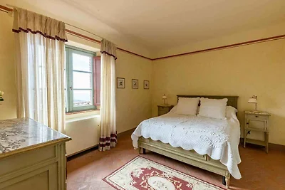 Ferienwohnung mit Pool und Parkplatz