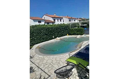 Ferienwohnung mit Klimaanlage und Pool (chlor
