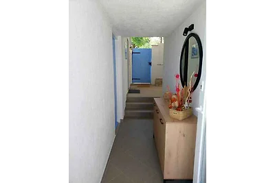 Ferienhaus Mit Terasse und Pool