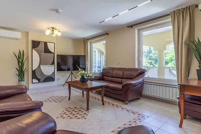 Villa mit Pool und Jacuzzi