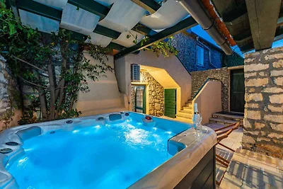 Ferienhaus mit grosser Terrasse und 2 Bäder