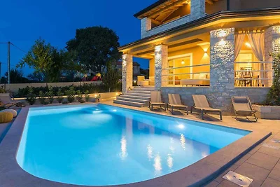 Villa mit Klimaanlage und Pool