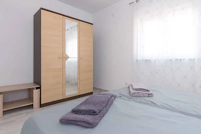 Ferienwohnung mit Terrasse und Meerblick
