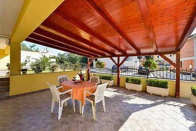 Ferienwohnung mit Pool und Klimaanlage