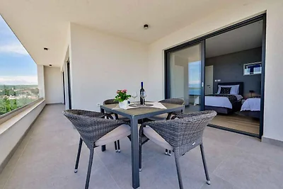 Ferienwohnung mit Meerblick und Pool zur geme