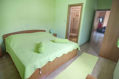 Ferienwohnung mit Terrasse und Geschirspüler