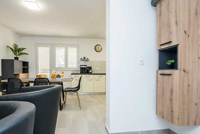 Geräumiges Appartement in ruhiger Lage auf de