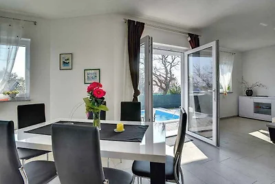 Villa mit Pool und Klimaanlage
