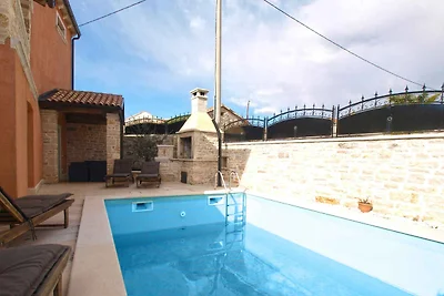 Ferienhaus mit Swimmingpool und Klimanlage
