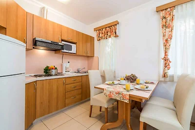 Charmante Ferienwohnung Mihaela mit Meerblick