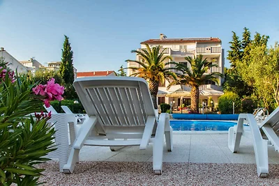 Ferienwohnung mit Terrasse und Aussenpool