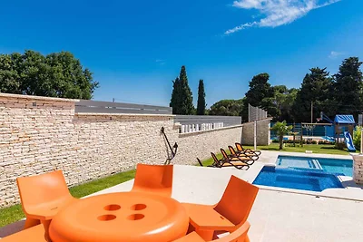 Villa mit Pool, Sauna und Jacuzzi