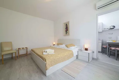 Ferienwohnung modern eingerichtet, 300 m zur