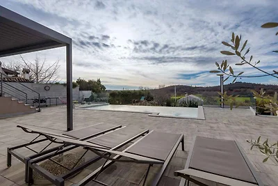 Villa mit eigenem Infinity Pool