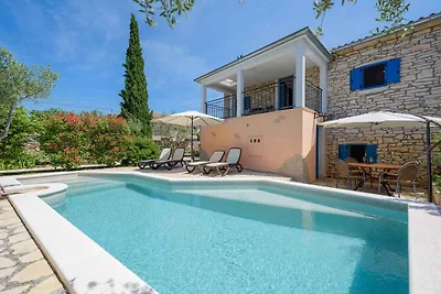 Villa mit Klimaanlage und Pool