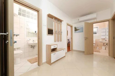Ferienwohnung mit Klimaanlage und Garten