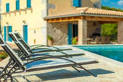 Villa mit Klimaanlage und Pool