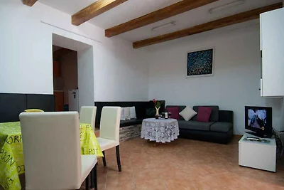 Charmante Ferienwohnung in Lovran mit Gartenb