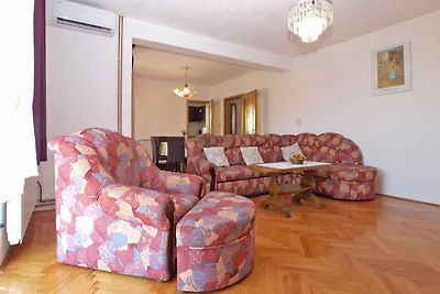 Ferienwohnung mit Klimaanlage und Balkon