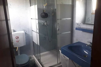 Schönes Apartment in Jezera.