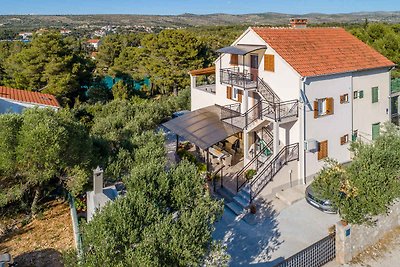 Ferienwohnung mit Grill und Balkon