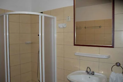 Ferienhaus mit 2 Terrassen und Pool in der Nä