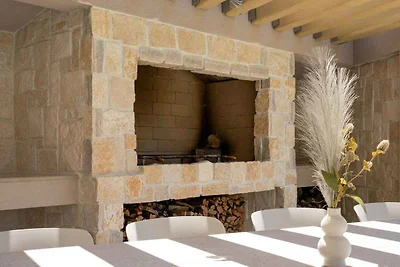 Villa mit Pool und Panoramablick