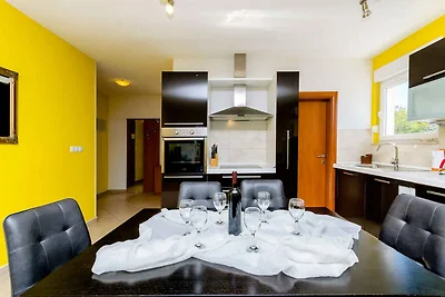 Ferienwohnung mit Klimaanlage und Pool