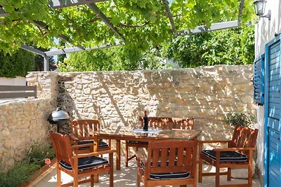 Ferienhaus mit Terrasse und Whirlpool