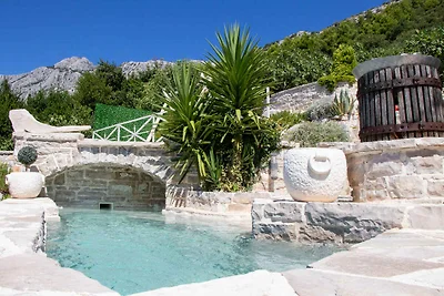 Idyllisches Steinhaus Ston auf der Halbinsel