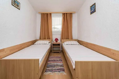 Ferienwohnung mit Klimaanlage und Balkon