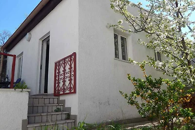 Ferienhaus mit Terrasse, Grill und Internet