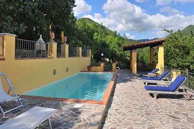Ferienhaus mit Panoramablick und Pool