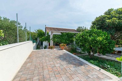 Ferienwohnung mit Garten und Klimaanlage