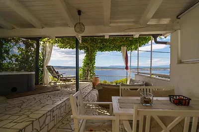 Ferienhaus mit Whirlpool und Klimaanlage