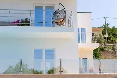 Villa im modernen Design mit privatem Pool un