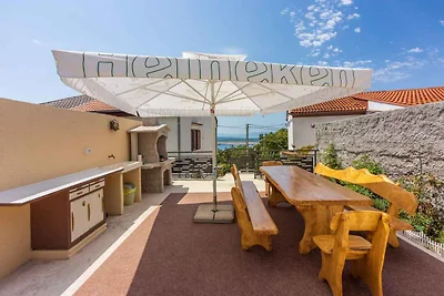 Ferienhaus mit Pool und Klimaanlage