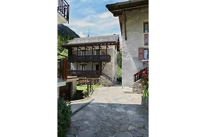 Ferienhaus In ruhiger Lage in den Bergen am R